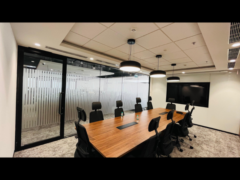 CONFERENCE ROOM V 01